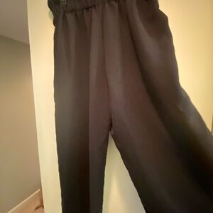 Madewell black cropped wide legged pants. Belted elastic top& side pockets.